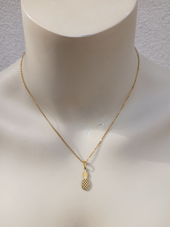 Collier en acier inoxydable doré ananas 🍍 - photo numéro 2