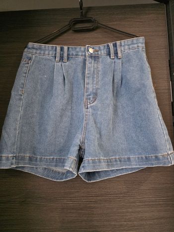 Short jeans