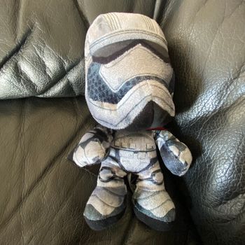 peluche star wars  capitaine phasma  Disney 20cm