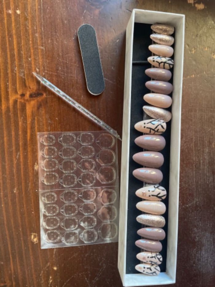 Faux ongle