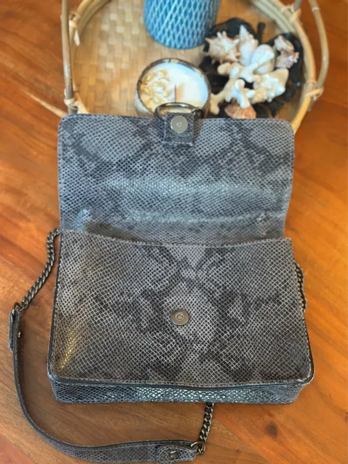 Sac en cuir imprimé python noir et gris – Chaîne métal ajustable – Borse in Pelle - photo numéro 8