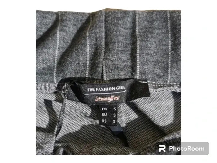 Pantalon jennyfer taille S, gris rayé blanc avec bande bordeau et noire - photo numéro 2