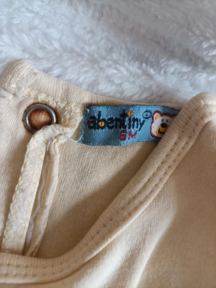 Adorable combishort rayé jaune – Taille 6 mois - photo numéro 2
