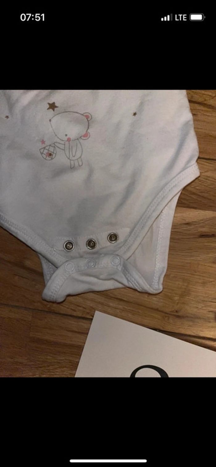 Lot de 2 bodys vertbaudet croisés très bon état 3mois/60 cm - photo numéro 2