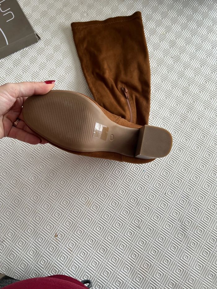 Bottes en daim neuves - photo numéro 3