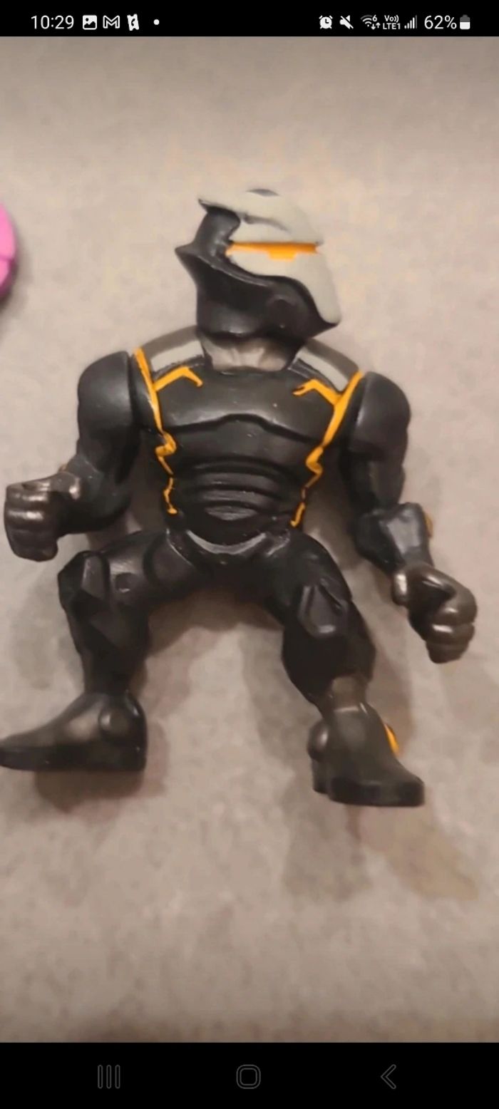 Figurine fortnite environ 6cm - photo numéro 4