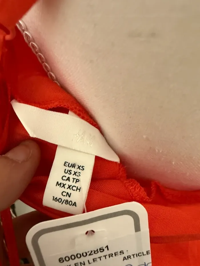 Robe satinée rouge – H&M – Taille XS - photo numéro 4