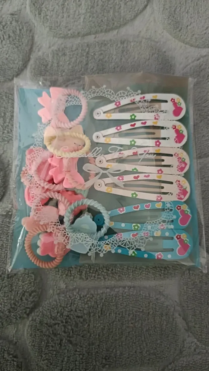 Lot élastique et barrettes à cheveux
