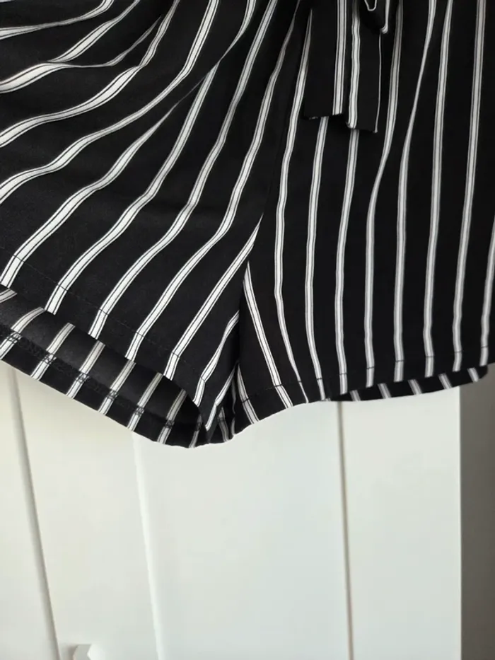 Short fluide à rayures noires et blanches - photo numéro 5
