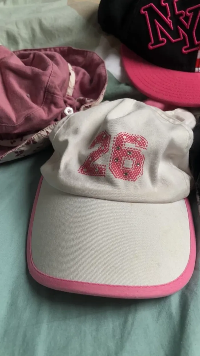 Lots de 3 casquettes et 1 bob - photo numéro 4