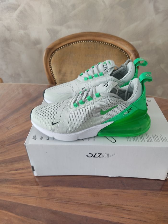 Baskets Nike air max 270 T 38.5 - photo numéro 2