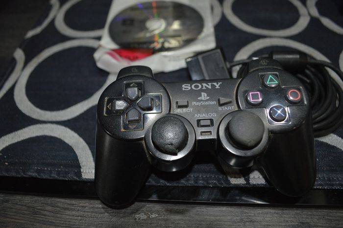 Console PS2 avec 1 jeu et 1 manette - photo numéro 3