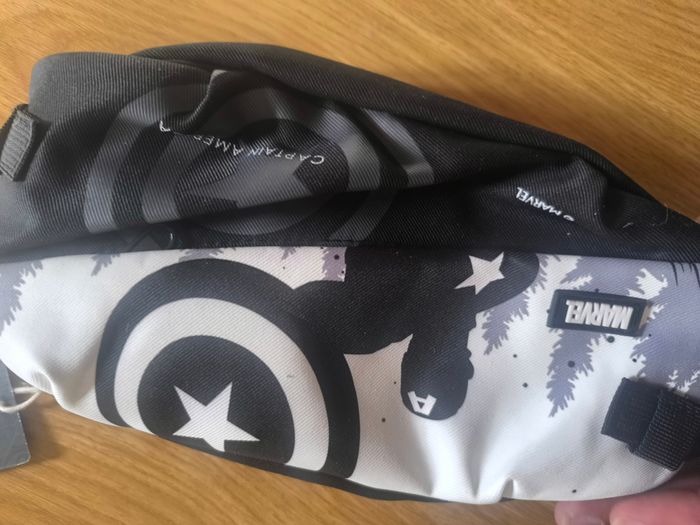 Sac Banane marvel neuve - photo numéro 5