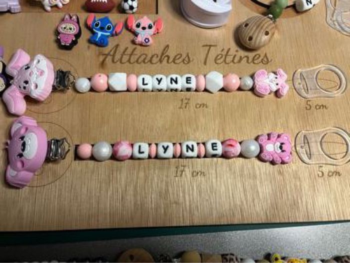 4 attaches tétine