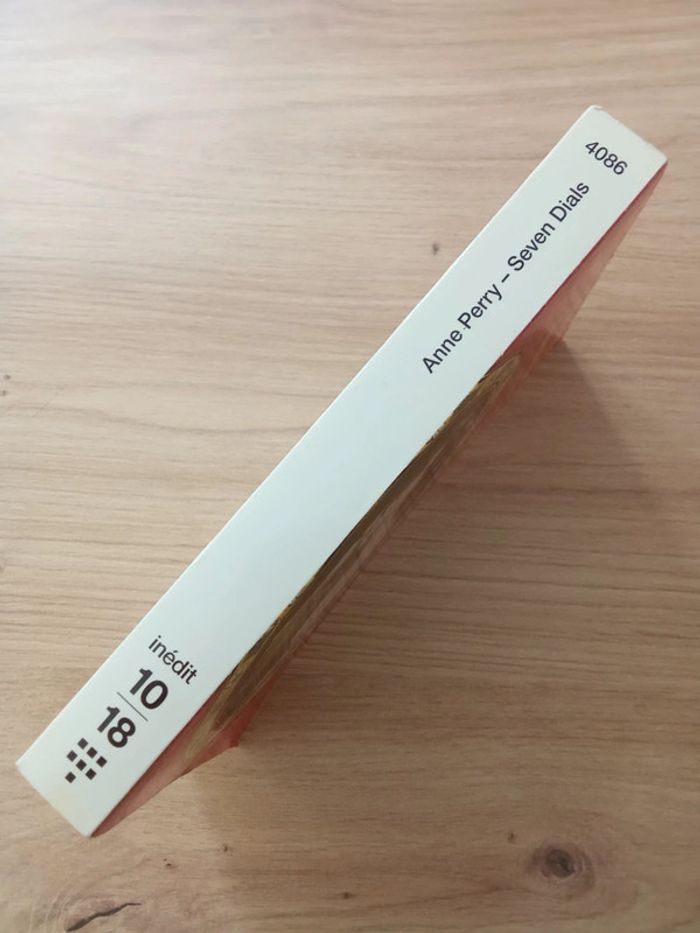 Anne Perry 🫧 Steven Dials - photo numéro 3