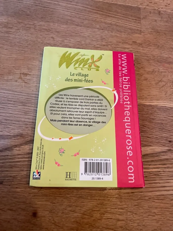 Livre La bibliothèque Rose Winx Club Numéro 14 Le mini village des mini fées - photo numéro 3