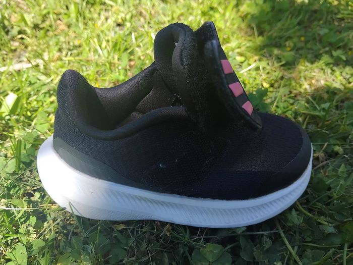 Très jolies basket Adidas noir et rose taille 23 - photo numéro 8