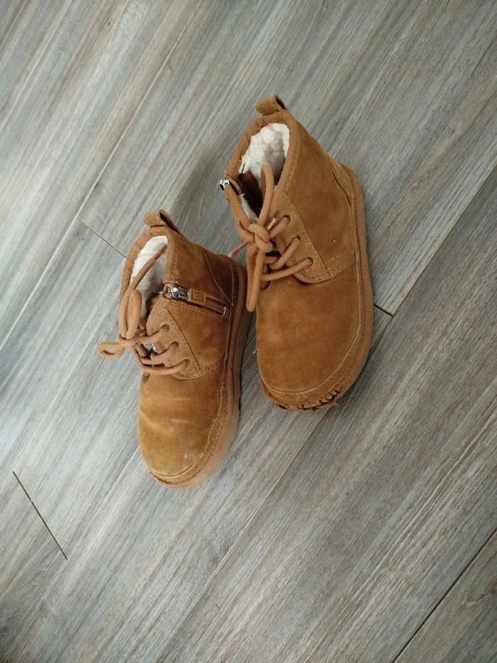 Chaussures ugg taille 30