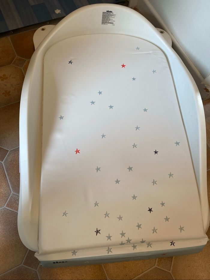 Plan à langer pour baignoire