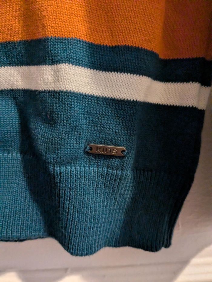 Pull bleu casque audio Neuf jamais porté - photo numéro 2