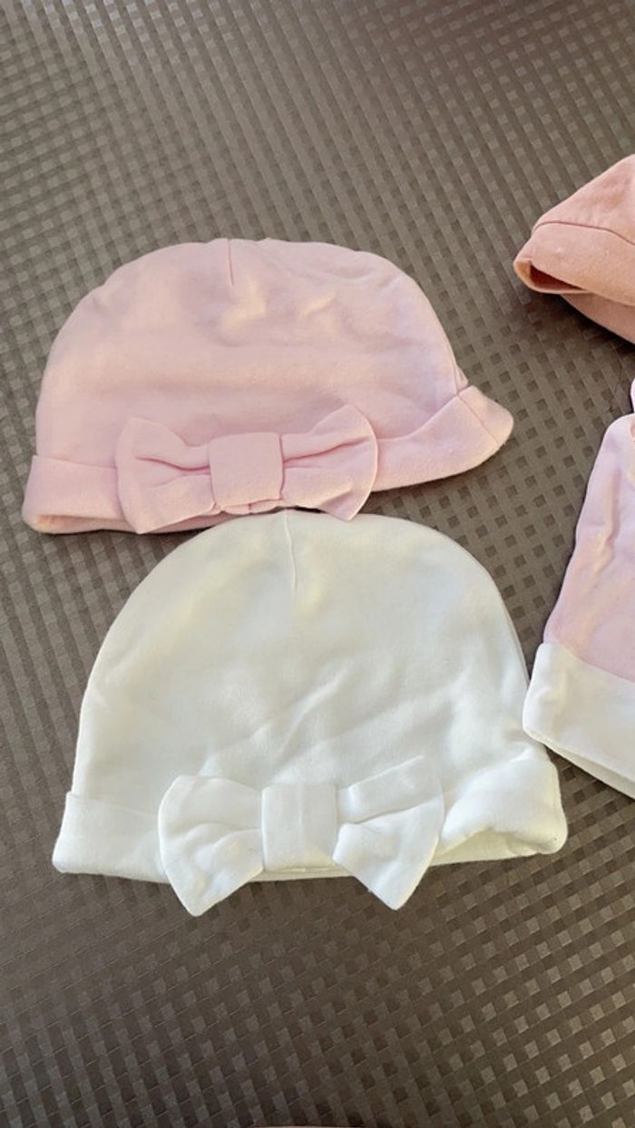 Lot petits bonnets 3/6 mois - photo numéro 2