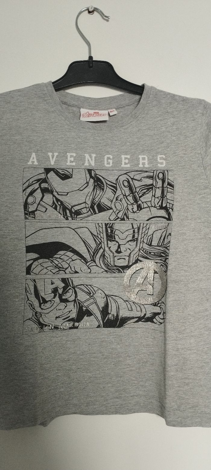 Tee-shirt manches longues Avengers taille 8 ans - photo numéro 2