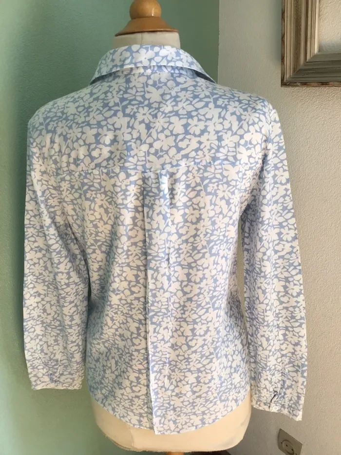 Chemise bleu ciel et blanche - photo numéro 2