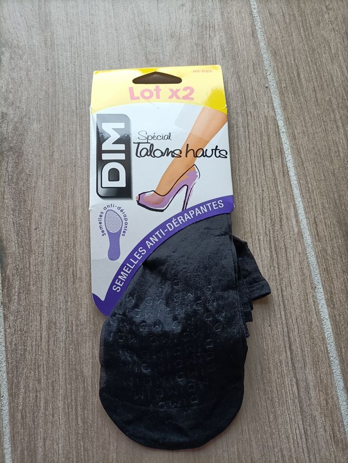 2 paires mi bas femme noir Dim spécial talons hauts semelles antidérapantes 15D taille 35/41 neuf étiquette