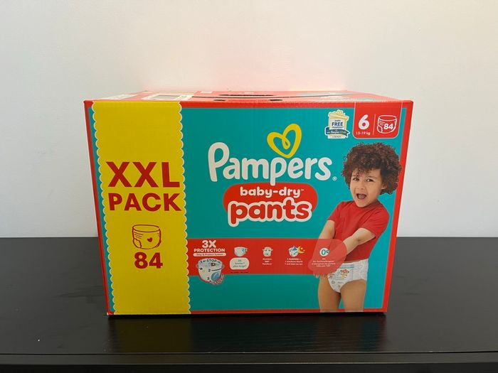 Couches culottes Pampers taille 6