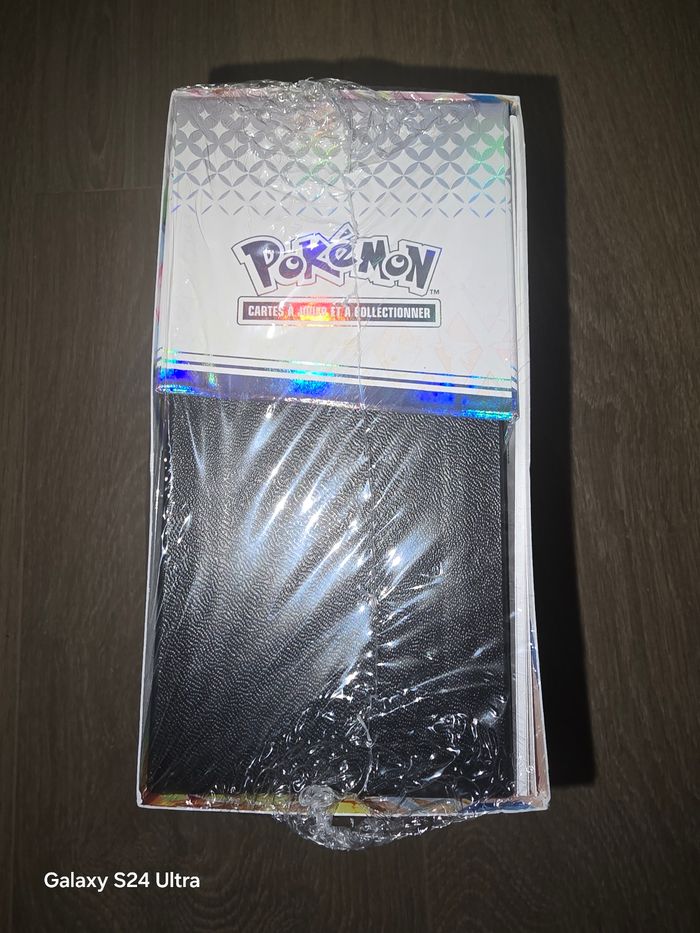 Pokemon coffret dresseur d'élite etb evolutions prismatiques 8.5 défaut de scellage - photo numéro 2