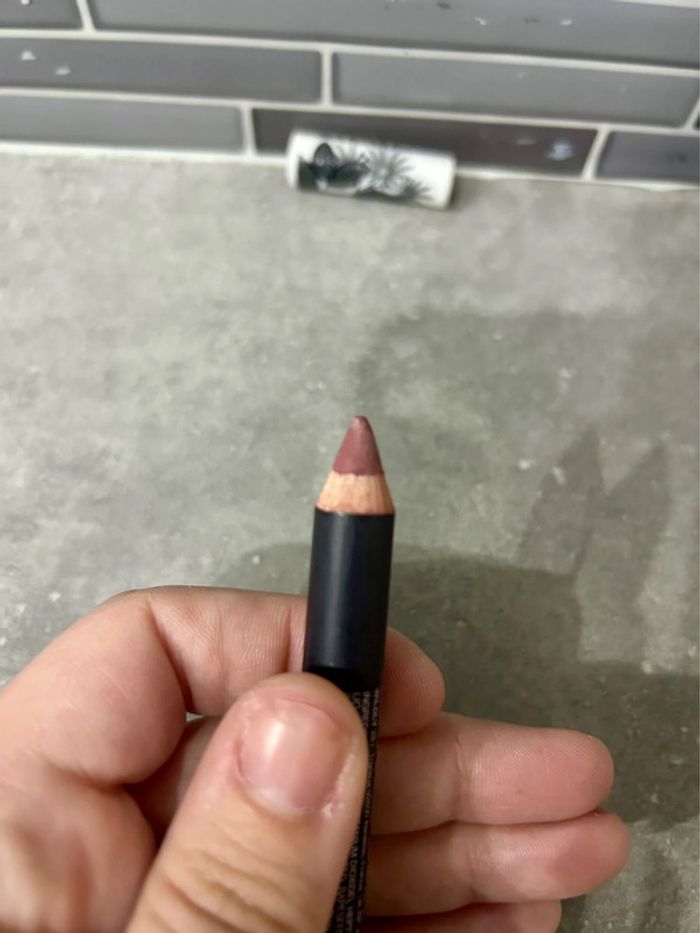 Maquillage crayon yeux lèvre joue neuf - photo numéro 4