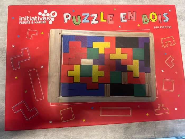 puzzle en bois construction constituer des figures