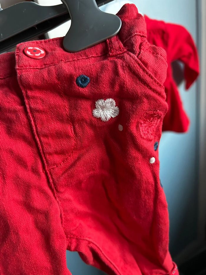 Ensemble rouge à fleurs,3 mois - photo numéro 8