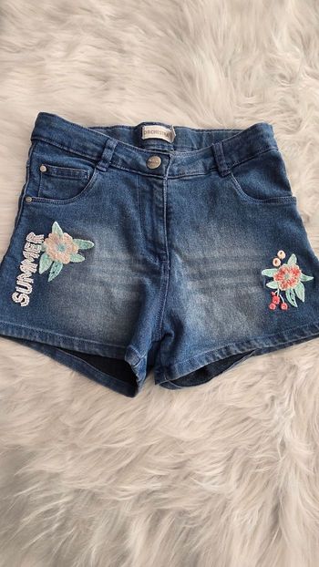 Neuf (non porté) 🩷😍🤩short en jeans 12 ans fille 🤩😍🩷