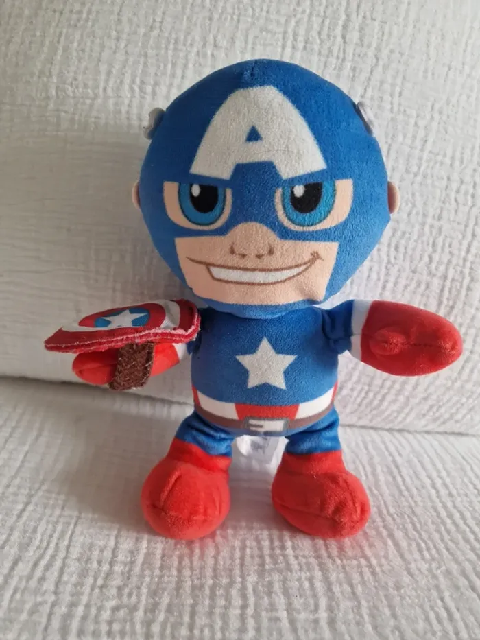 Lot de 2 peluches Marvel en très bon état - photo numéro 4