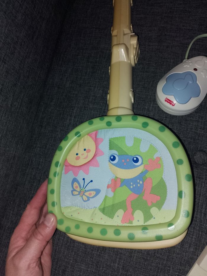 Mobile musical coloris vert Fisher Price, veilleuse avec télécommande - photo numéro 3