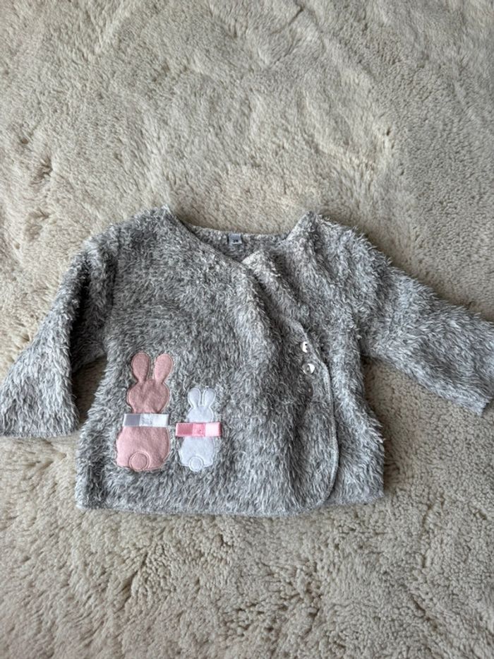 👚 lot gilet + pull - bébé fille - 3 mois - Kiabi tape à l’oeil- très bon état - photo numéro 2