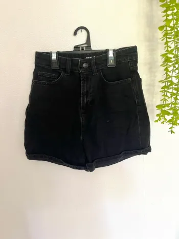 Très beau short en jean pour femme