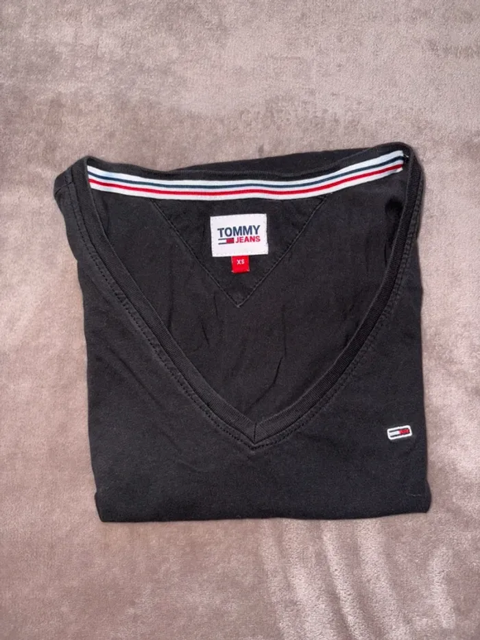 T-shirt noir femme Tommy jeans taille XS en très bon état. - photo numéro 5