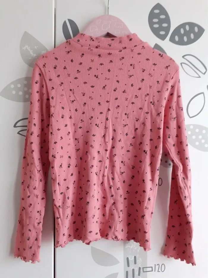 Tee-shirt rose fleuri - photo numéro 3