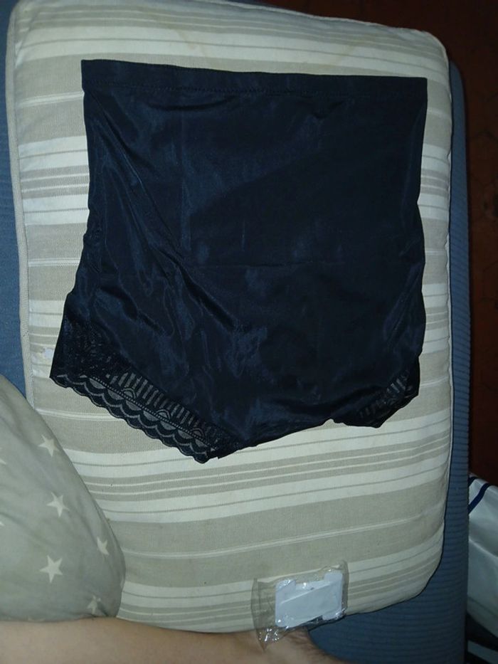 Joli shorty dentelle - photo numéro 4