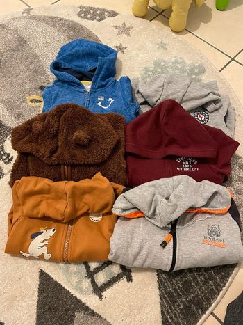 Lot de six vestes