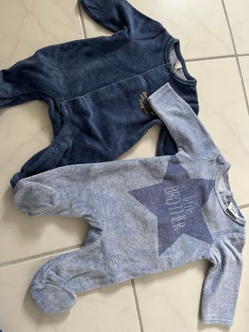 Lot 2 pyjamas