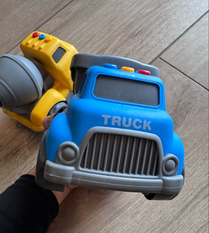 Lot 2 camions 1-2 ans bétonnière et camion-benne - photo numéro 5