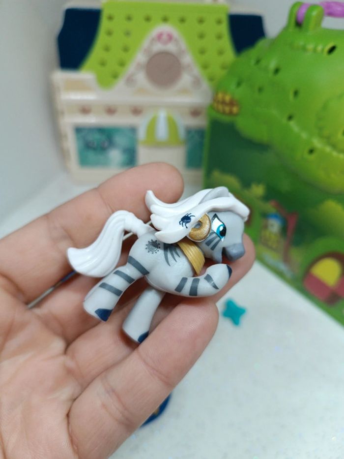 Little Pony petit poney wiki maisonnette petite maison house cottage boutique magic nightmare night - photo numéro 2