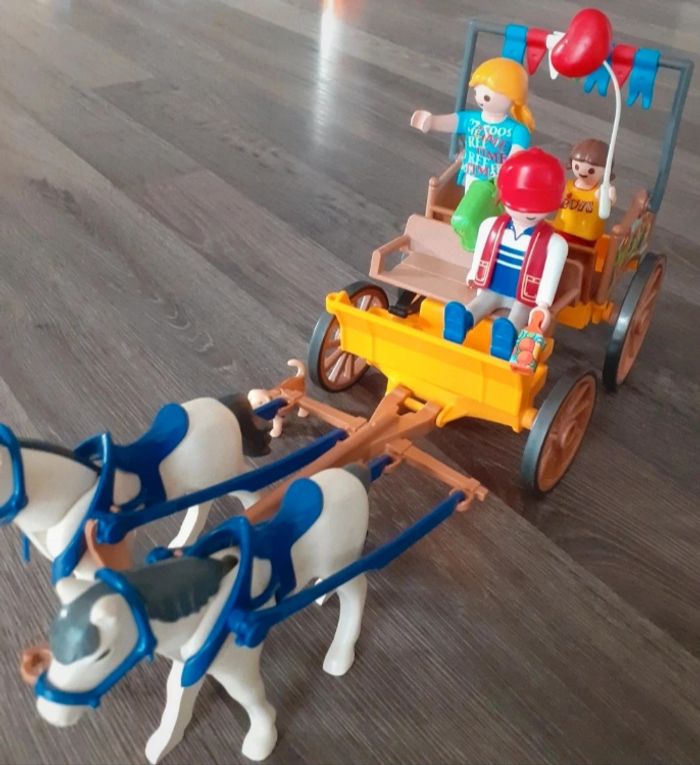 Playmobil - 4186 - calèche et famille
