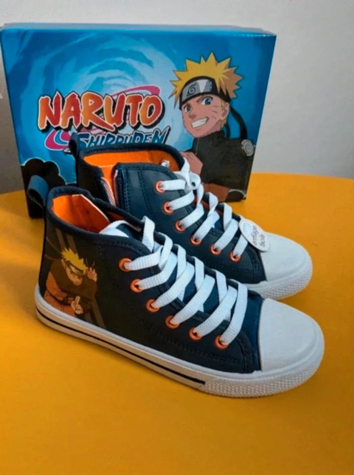 Baskets montantes 33 Naruto 
Enfilage facile