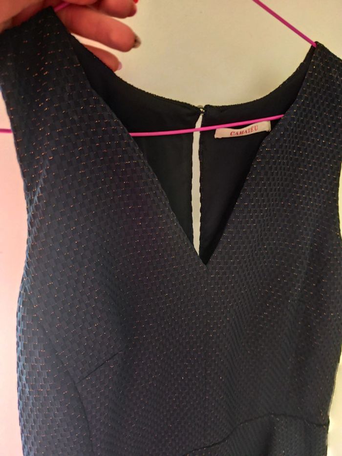 Robe bleue marine et dorée