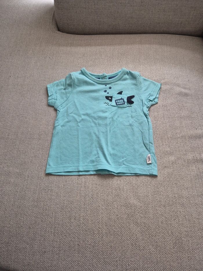 T shirt kiabi 6 mois
