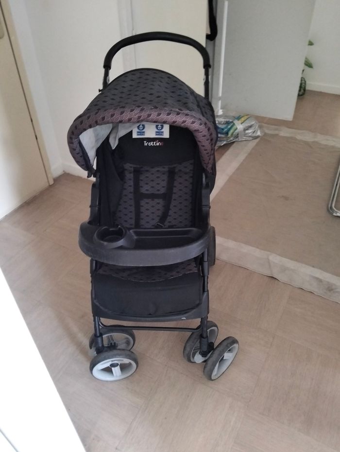 Une pousette trottine en bon état - photo numéro 2